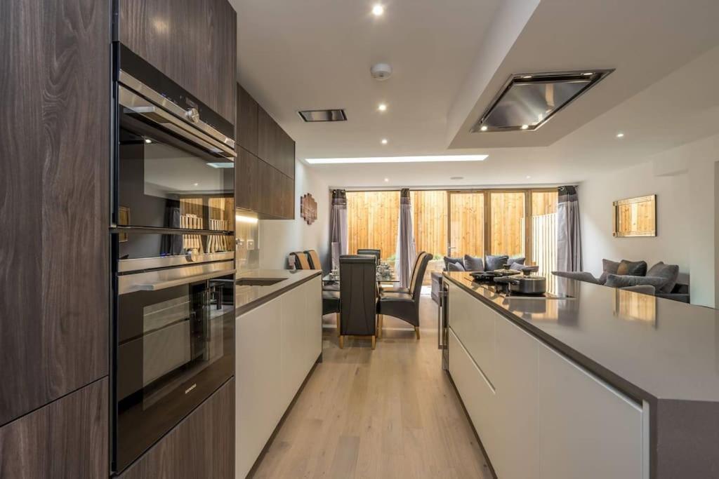 Апартаменты Luxurious & Modern Townhouse In Hammersmith Лондон Экстерьер фото